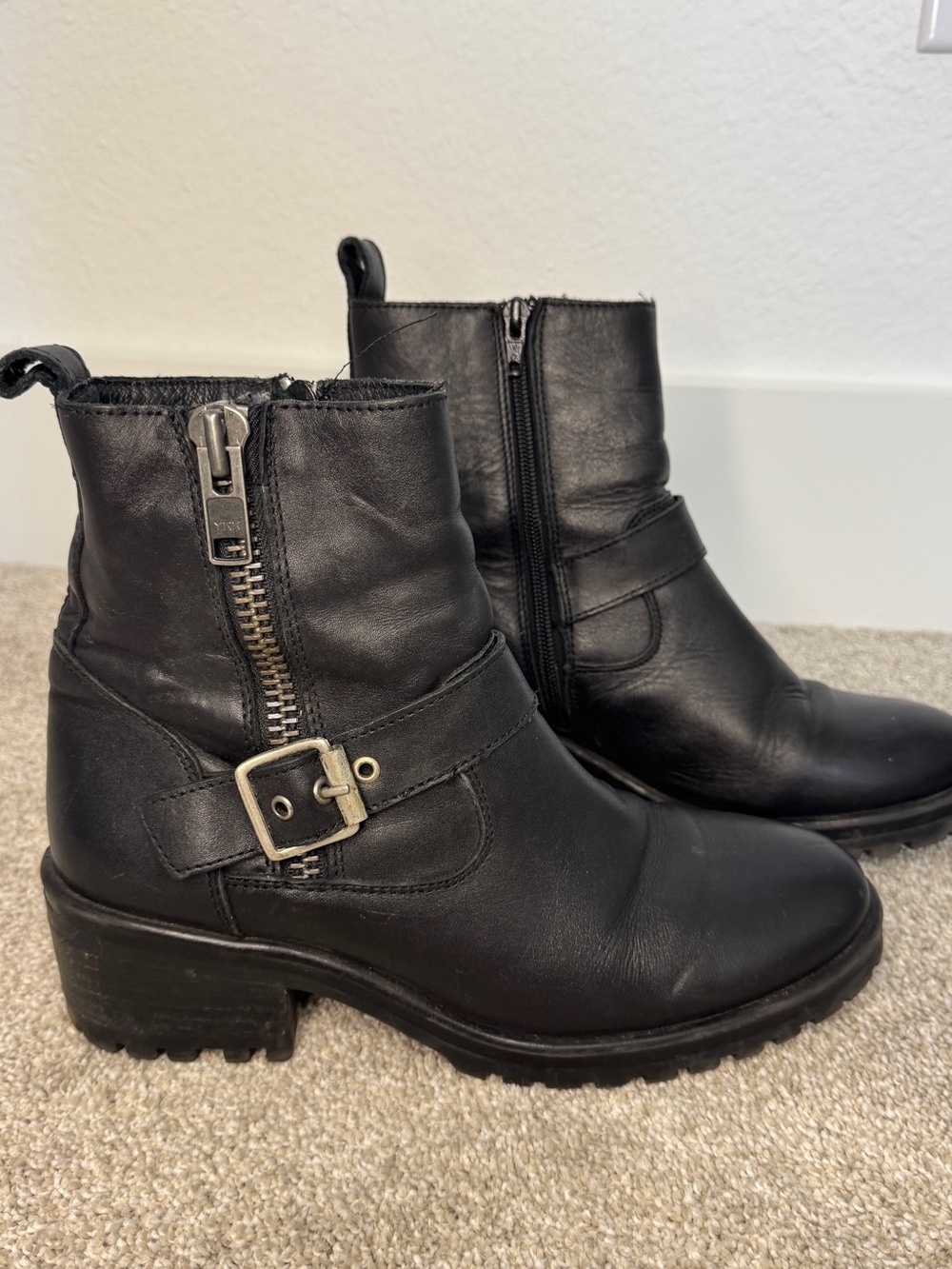 Steve Madden Black Leather Buckle Zip Ankle Boots